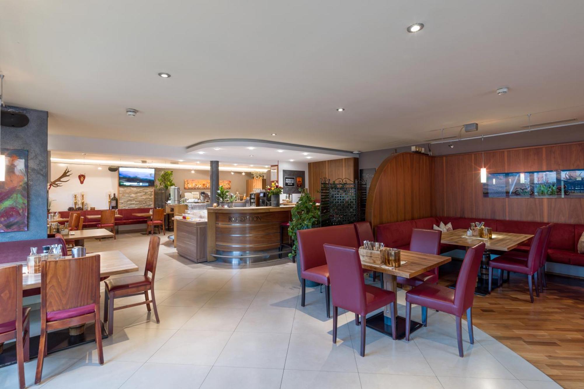 Das Sonnleiten Ski- Und Motorradhotel Bruck Im Zillertal Bruck am Ziller Екстериор снимка